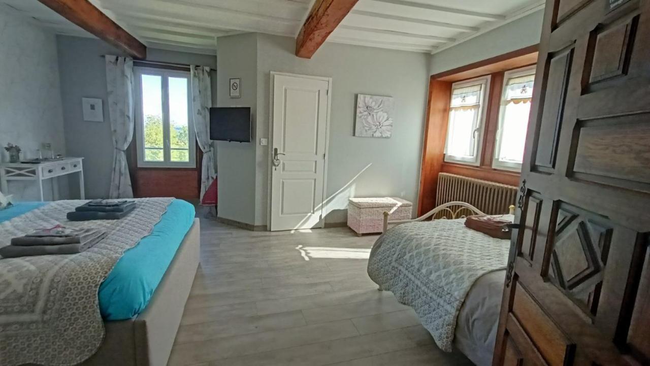 Chambres d'Hôtes LA DAME FINES Puybegon Extérieur photo