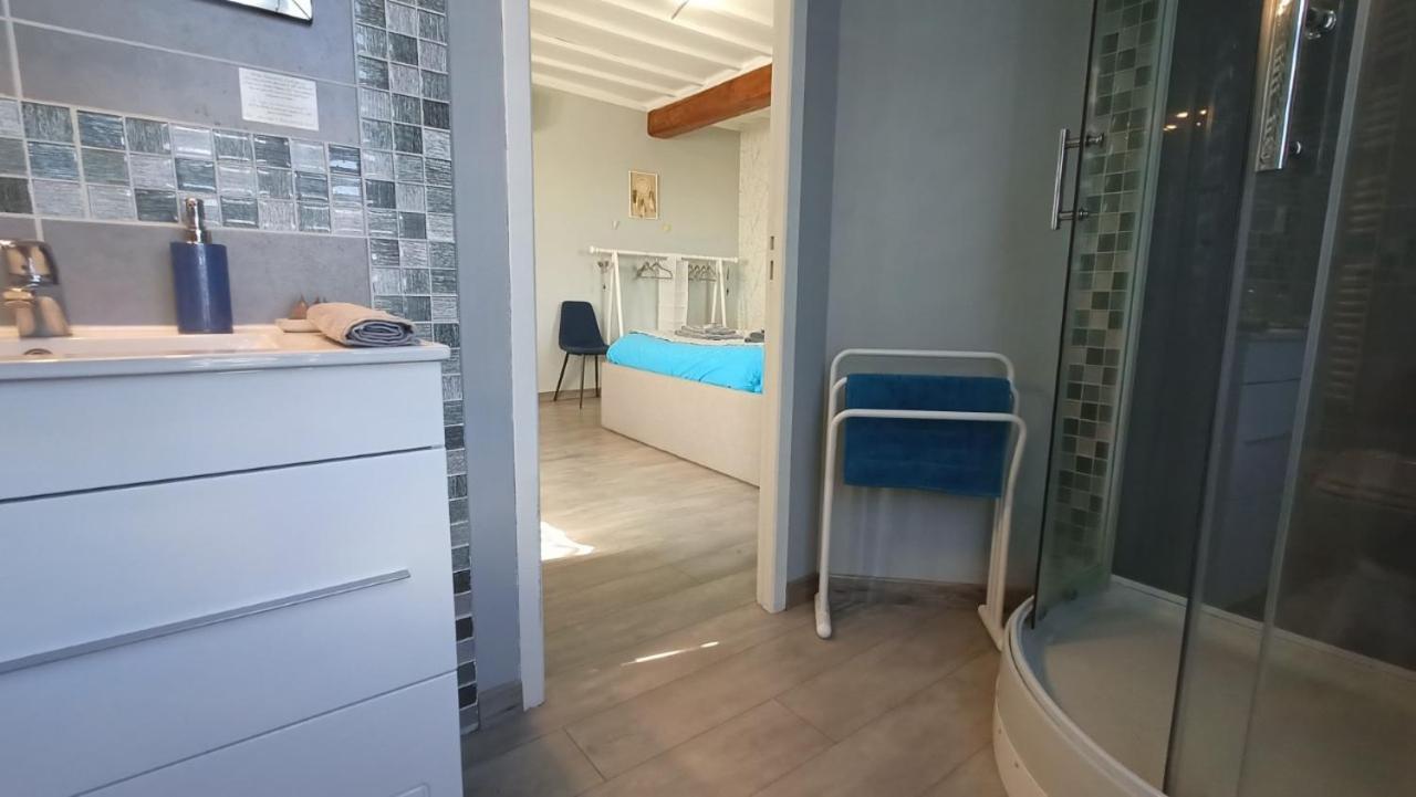 Chambres d'Hôtes LA DAME FINES Puybegon Extérieur photo