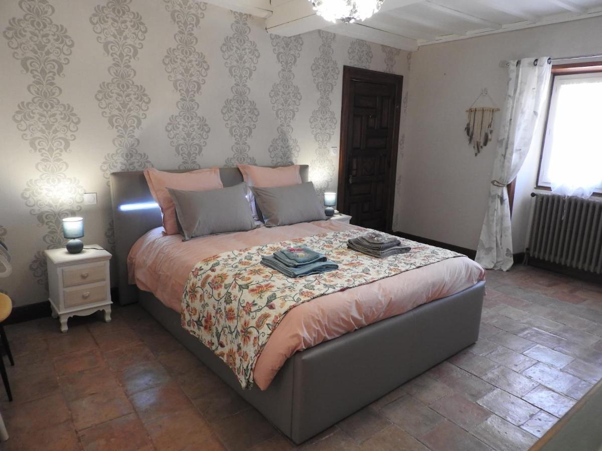 Chambres d'Hôtes LA DAME FINES Puybegon Extérieur photo